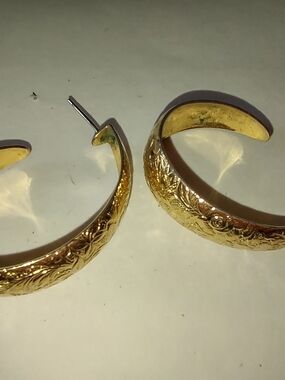 Gold Floral Engraved Hoop Earrings - Women Jewelry Vintage